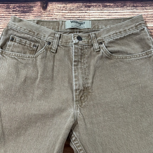 Wrangler Men's Relaxed Fit Brown Jeans - Picture 4 of 5
